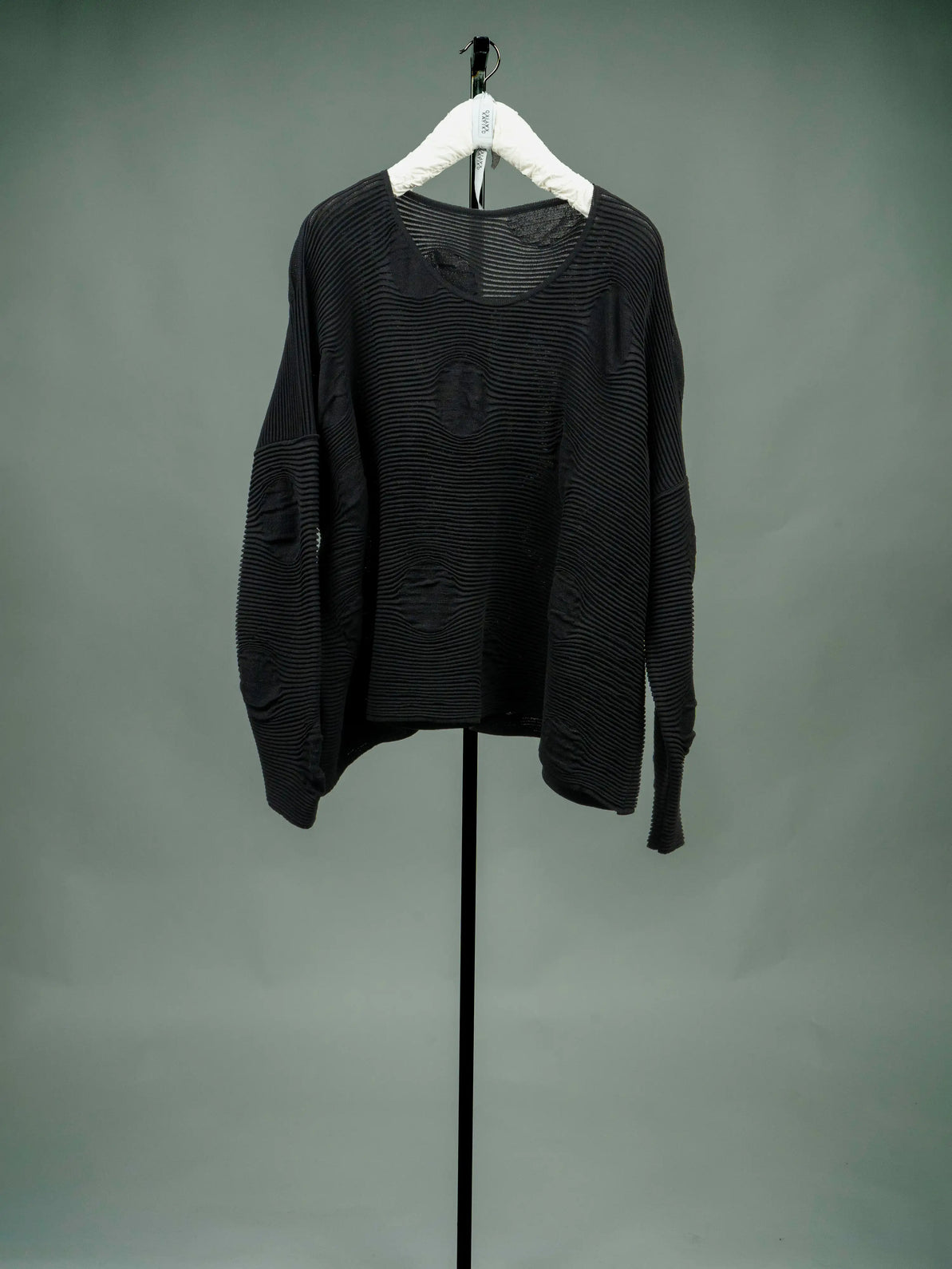 KAYIKO – local Designer Avantgarde Strick aus Wien, Österreich – local designer avant-garde knitwear from Vienna, Austria