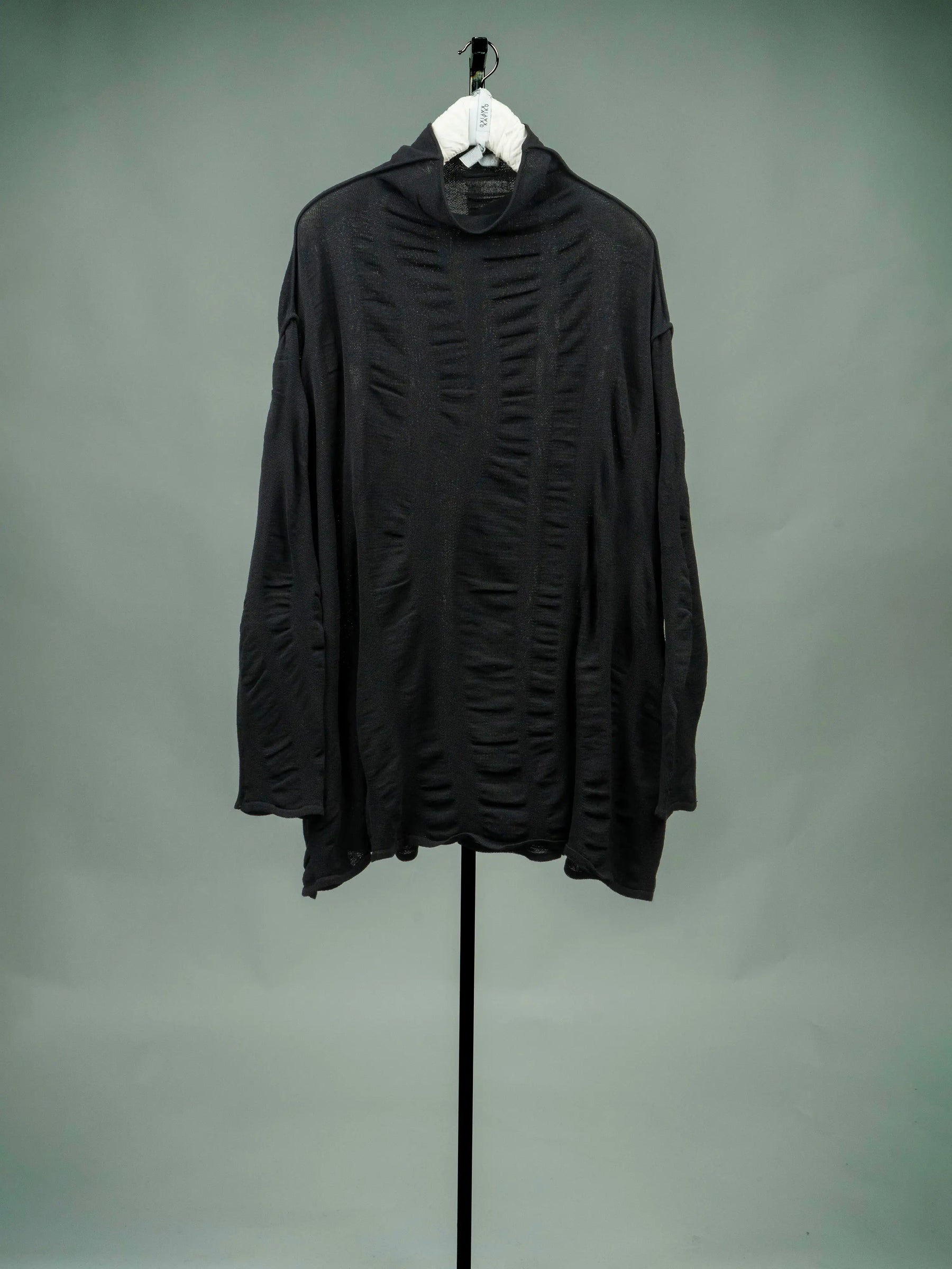 KAYIKO – local Designer Avantgarde Strick aus Wien, Österreich – local designer avant-garde knitwear from Vienna, Austria