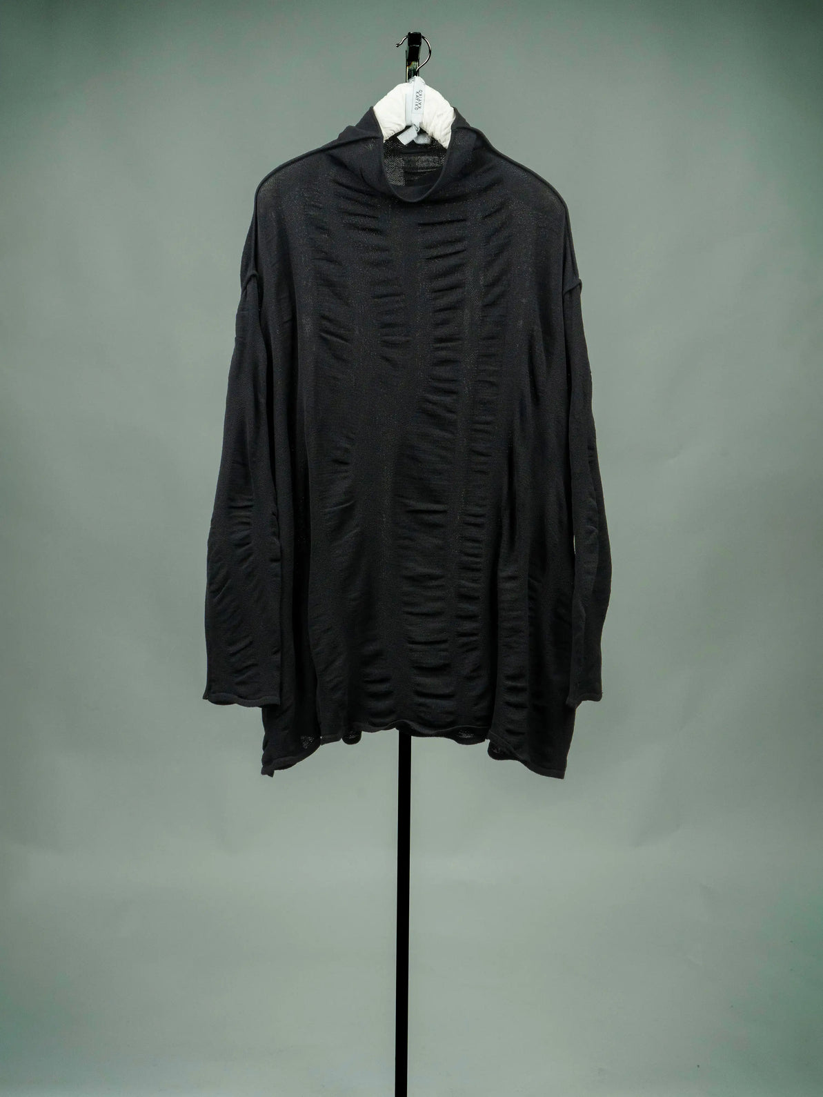 KAYIKO – local Designer Avantgarde Strick aus Wien, Österreich – local designer avant-garde knitwear from Vienna, Austria