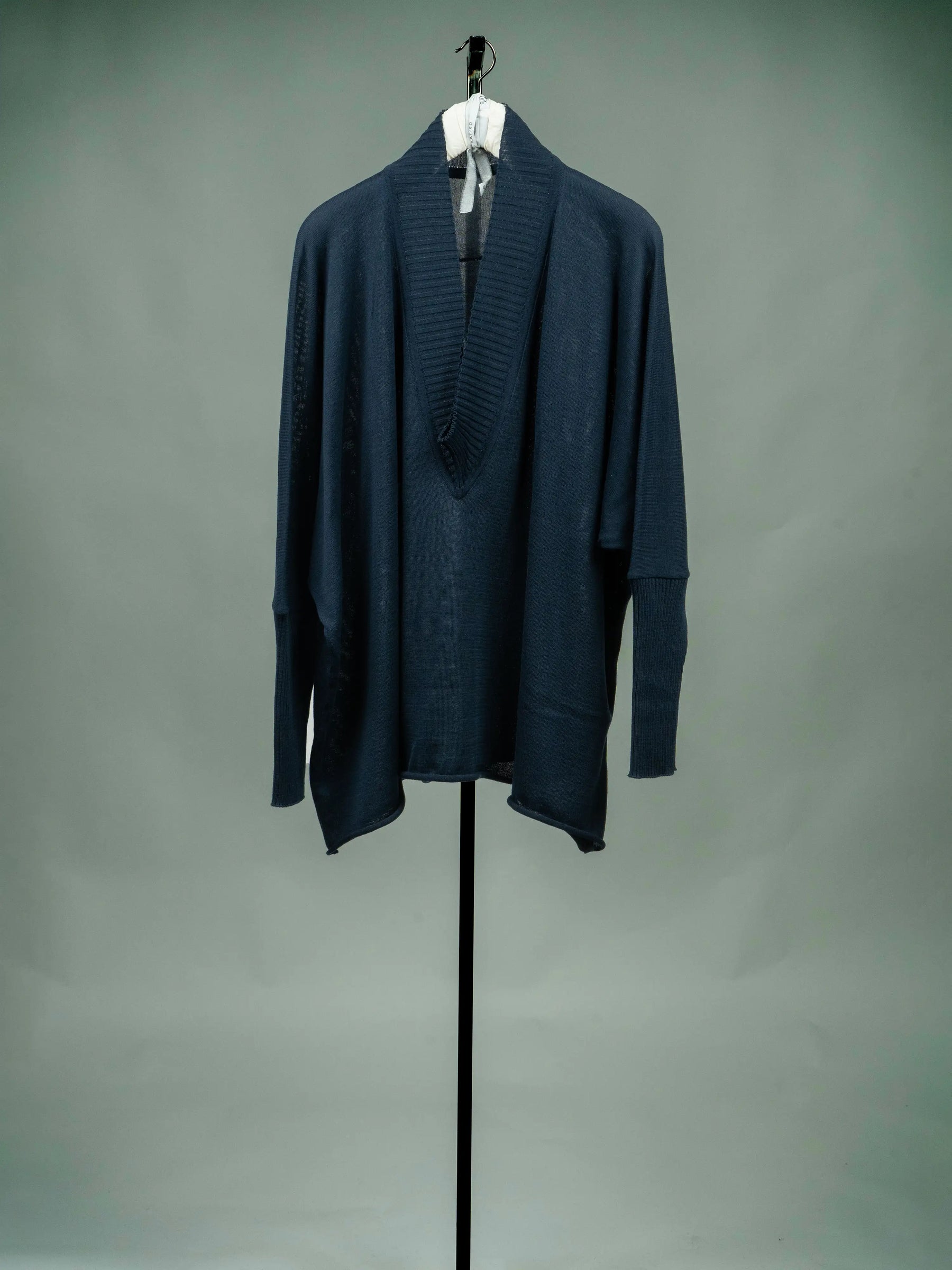 KAYIKO – local Designer Avantgarde Strick aus Wien, Österreich – local designer avant-garde knitwear from Vienna, Austria