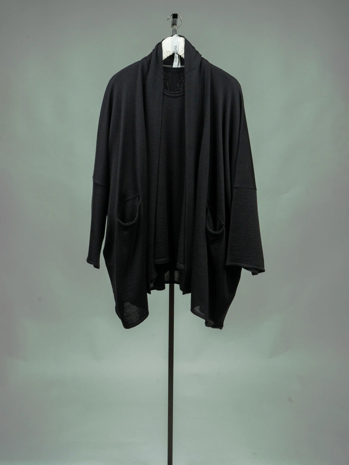 KAYIKO – local Designer Avantgarde Strick aus Wien, Österreich – local designer avant-garde knitwear from Vienna, Austria