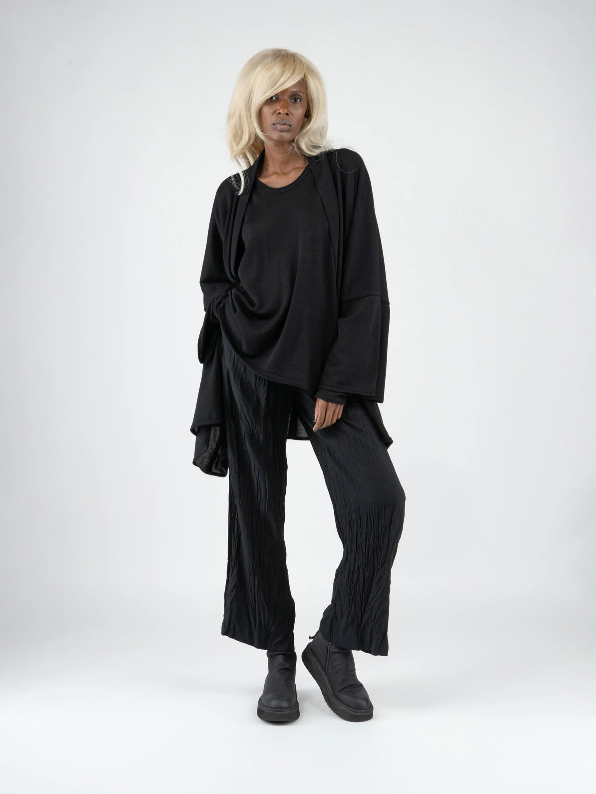 KAYIKO – Avantgarde Designer Mode aus Wien, Österreich – Avant-Garde Designer Fashion from Vienna, Austria