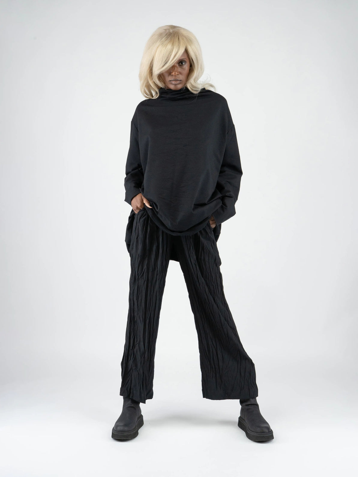 KAYIKO – Avantgarde Designer Mode aus Wien, Österreich – Avant-Garde Designer Fashion from Vienna, Austria