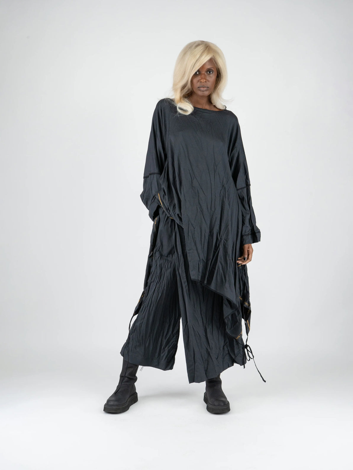 KAYIKO – Avantgarde Designer Mode aus Wien, Österreich – Avant-Garde Designer Fashion from Vienna, Austria